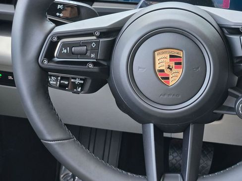 New 2026 Porsche Macan 4 Electric image 16