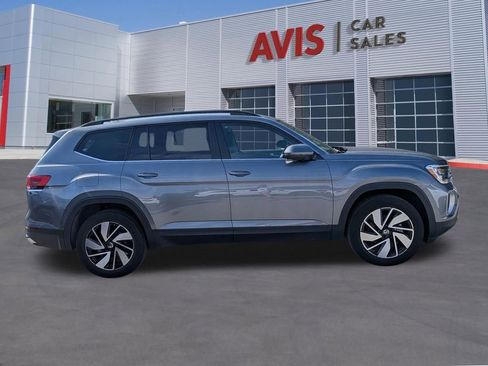 Used 2025 Volkswagen Atlas SE image 5