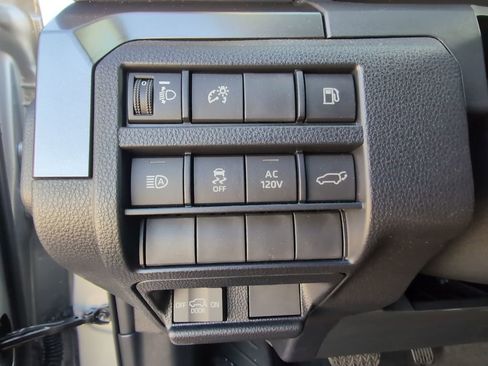 Used 2025 Toyota 4Runner TRD Off-Road Premium image 16