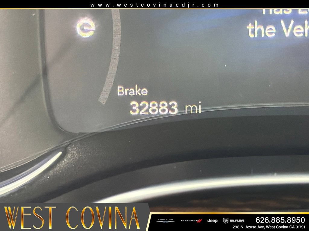 Used 2023 Chrysler Pacifica Pinnacle FWD image 27