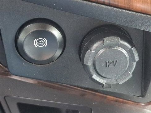 Used 2015 Ford F250 Lariat w/ Lariat Ultimate Package image 24