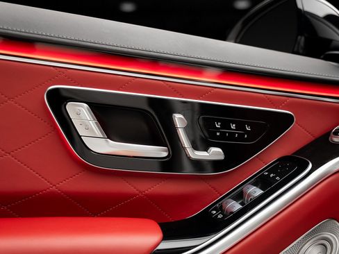 Used 2023 Mercedes-Benz S 500 4MATIC w/ AMG Line image 51