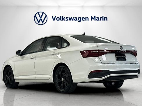 New 2025 Volkswagen Jetta SE image 3