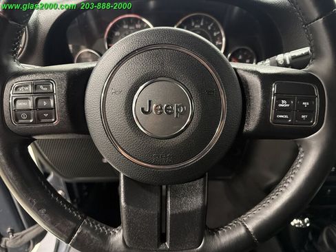 Used 2016 Jeep Wrangler Unlimited Sahara w/ Connectivity Group AWD/4WD image 22