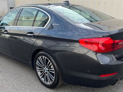 Used 2018 BMW 530e RWD image 9