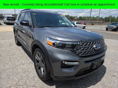 Used 2023 Ford Explorer XLT w/ Equipment Group 202A AWD/4WD image 2