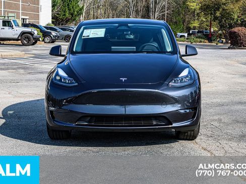 Used 2024 Tesla Model Y Long Range image 11