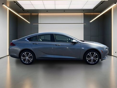Used 2020 Buick Regal Essence FWD image 7