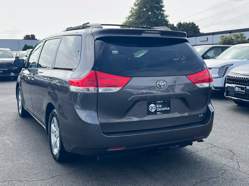 Used 2012 Toyota Sienna LE FWD image 7