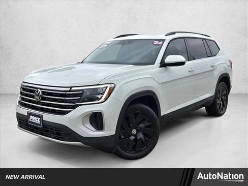 Used 2024 Volkswagen Atlas SE FWD image 1