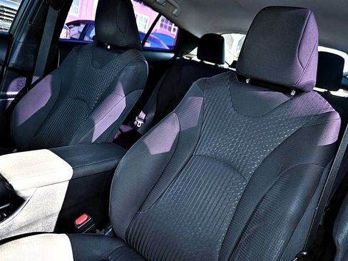 Used 2016 Toyota Prius Two FWD image 15