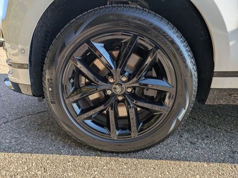 New 2026 Land Rover Range Rover Velar Dynamic SE image 21