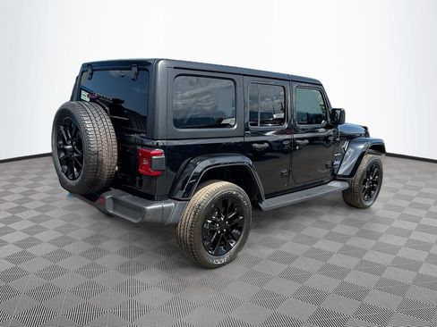 Used 2023 Jeep Wrangler Unlimited Sahara w/ Cold Weather Group AWD/4WD image 6