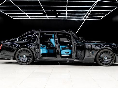 Used 2023 Rolls-Royce Phantom Sedan image 10