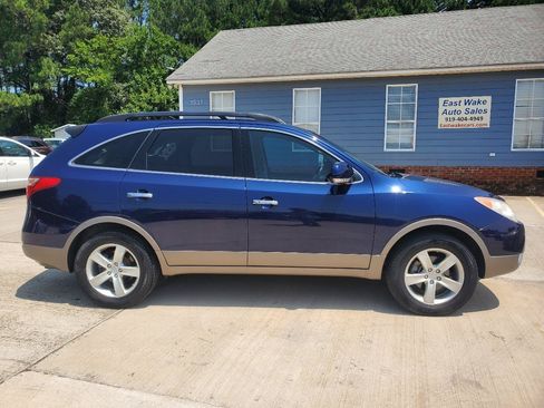 Used 2010 Hyundai Veracruz Limited w/ Navigation Pkg 3 FWD image 4