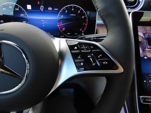 Certified 2025 Mercedes-Benz GLC 300 image 12