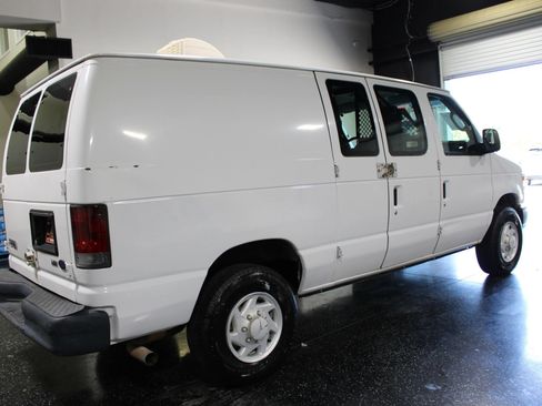 Used 2009 Ford E-350 and Econoline 350 Super Duty RWD image 3