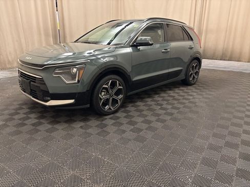 Certified 2023 Kia Niro EX Touring image 1