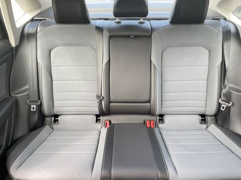 Used 2025 Volkswagen Jetta SE image 38