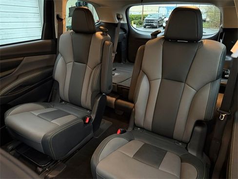 Used 2023 Subaru Ascent Onyx Edition image 13