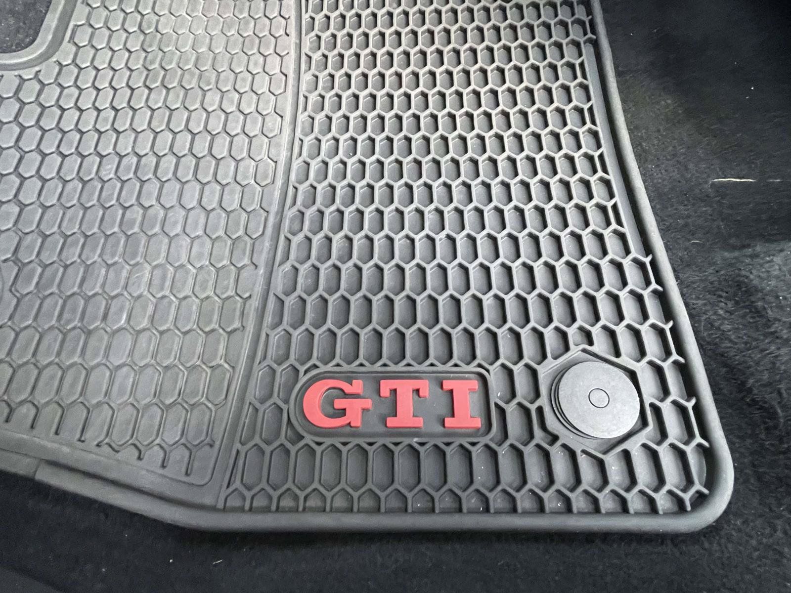 Used 2018 Volkswagen GTI S FWD image 15