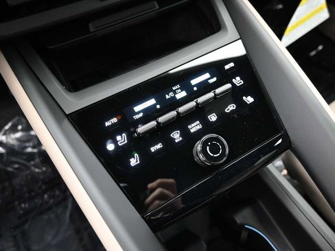 New 2026 Porsche Macan 4 Electric AWD/4WD image 13