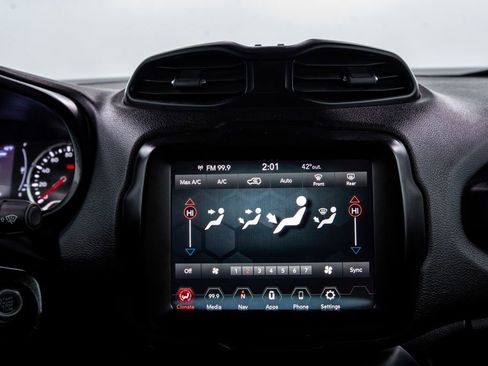 Used 2023 Jeep Renegade Latitude image 25