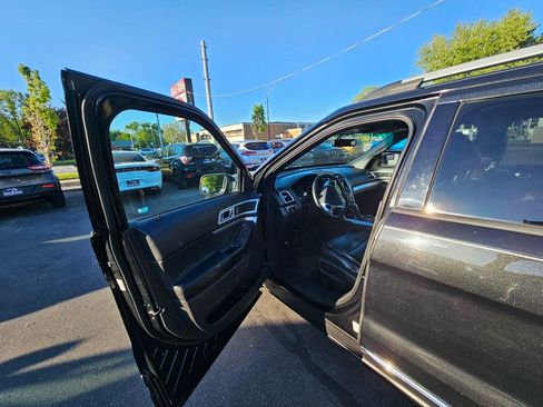 Used 2013 Ford Explorer XLT FWD image 18