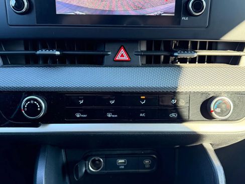 Used 2024 Kia Sportage LX image 23