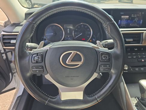 Used 2018 Lexus IS 300 image 29