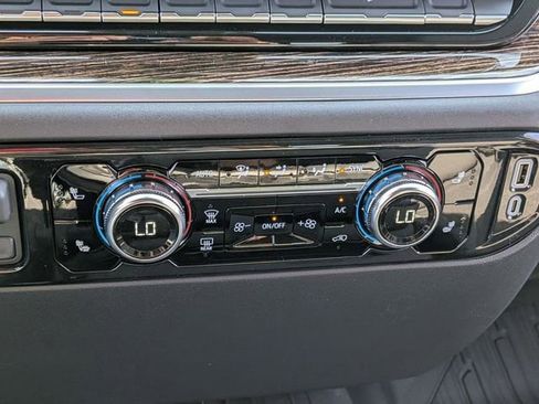 New 2026 GMC Sierra 1500 SLE image 24