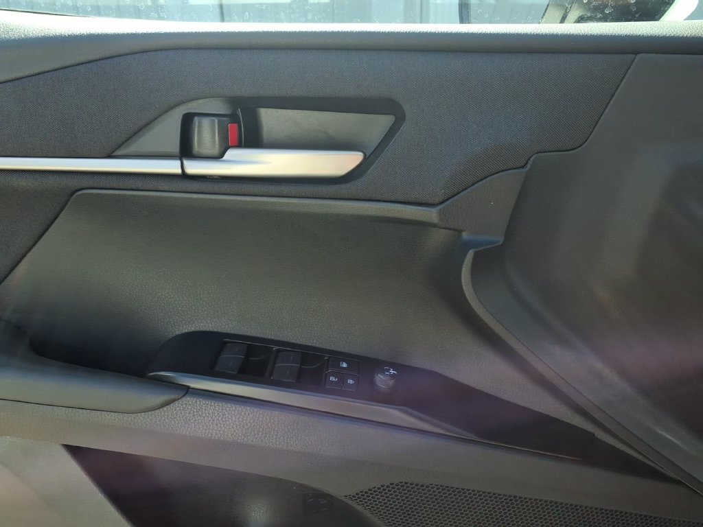 Used 2025 Toyota Camry LE FWD image 16