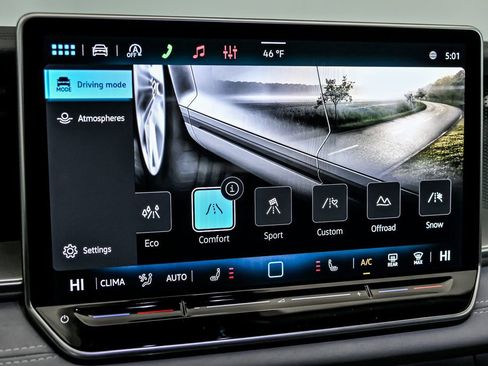 New 2026 Volkswagen Tiguan SE image 13