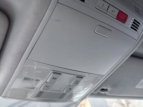 Used 2015 Volkswagen Golf S image 30