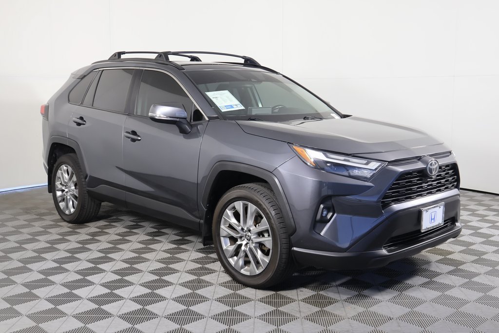 Used 2023 Toyota RAV4 XLE Premium FWD image 3