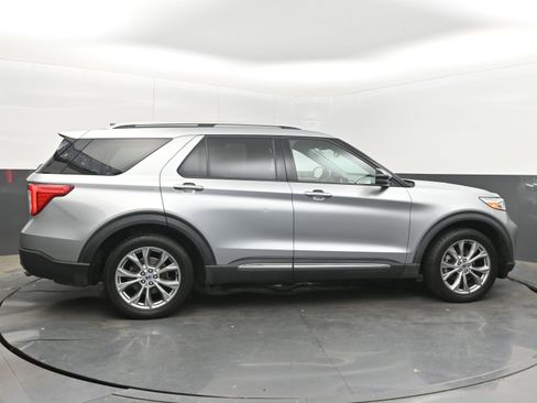 Used 2021 Ford Explorer Limited w/ Equipment Group 301A image 8