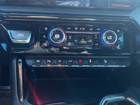 Used 2024 GMC Sierra 1500 AT4 w/ Technology Package image 17