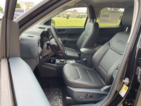 New 2025 Ford Maverick Lobo image 8