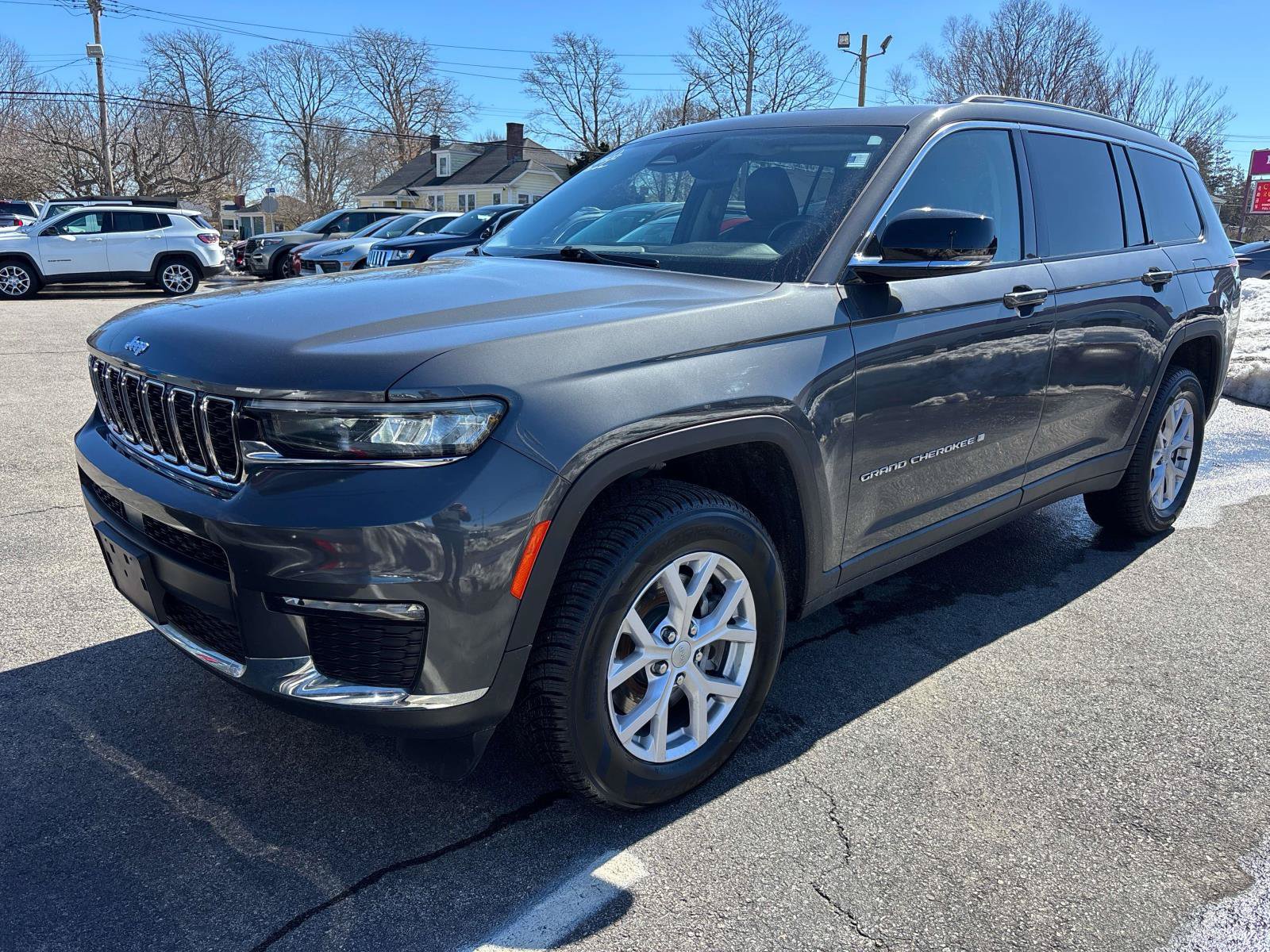 Used 2022 Jeep Grand Cherokee L Limited AWD/4WD image 5