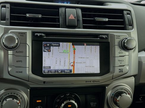 Used 2017 Toyota 4Runner SR5 AWD/4WD image 9