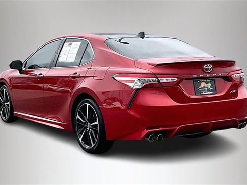Used 2020 Toyota Camry XSE image 4