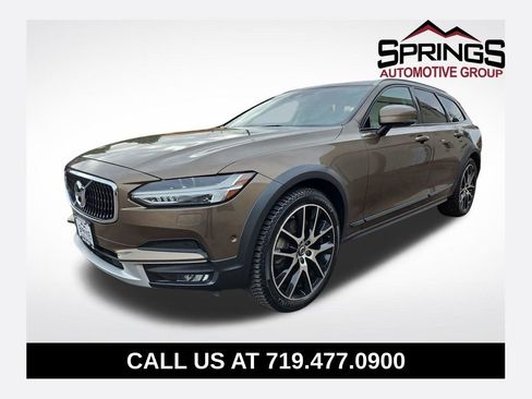 Used 2018 Volvo V90 T6 Cross Country w/ Convenience Package image 1
