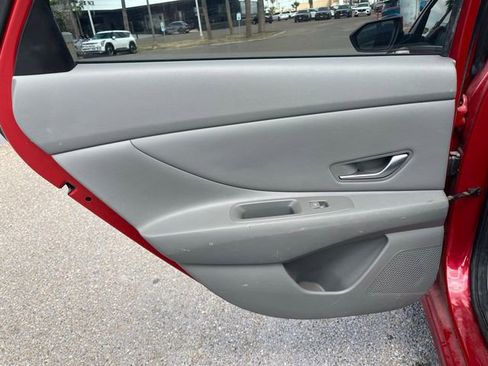 Used 2023 Hyundai Elantra SEL w/ Convenience Package FWD image 16