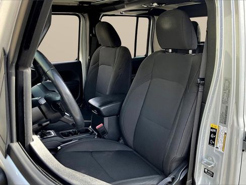 Certified 2022 Jeep Gladiator Willys image 19
