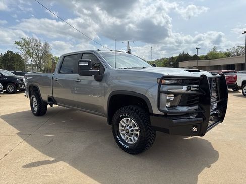 Used 2025 Chevrolet Silverado 2500 LT AWD/4WD image 3