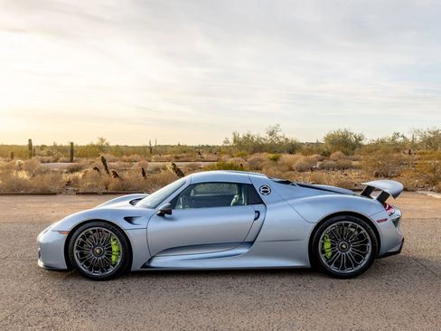 Used 2015 Porsche 918 Spyder AWD/4WD image 23