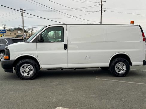 Used 2017 Chevrolet Express 2500 image 7
