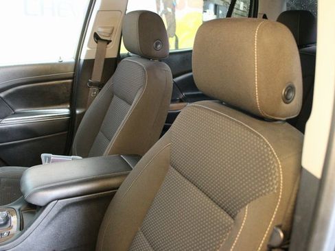 Used 2020 GMC Acadia SLE w/ GMC Pro Grade Package image 22