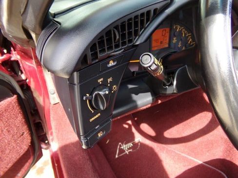Used 1993 Chevrolet Corvette Convertible RWD image 16