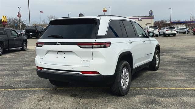 Used 2023 Jeep Grand Cherokee Laredo w/ Luxury Tech Group I AWD/4WD image 8